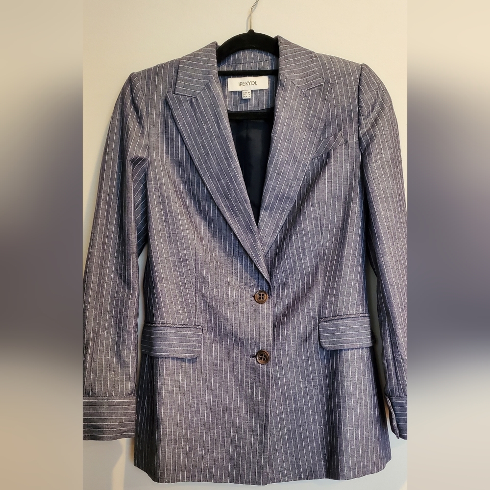 Woman's casual linen blazer size 36